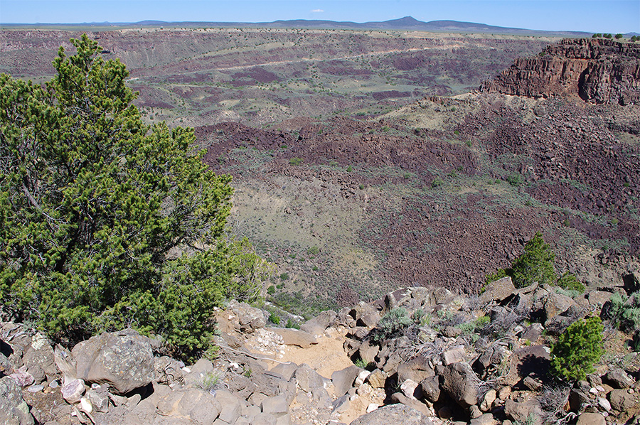 View from the cliff at Taos Valley Overlook