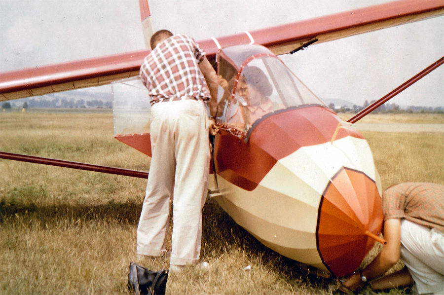 preparing for a glider flight