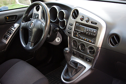 dashboard of 2007 Pontiac Vibe